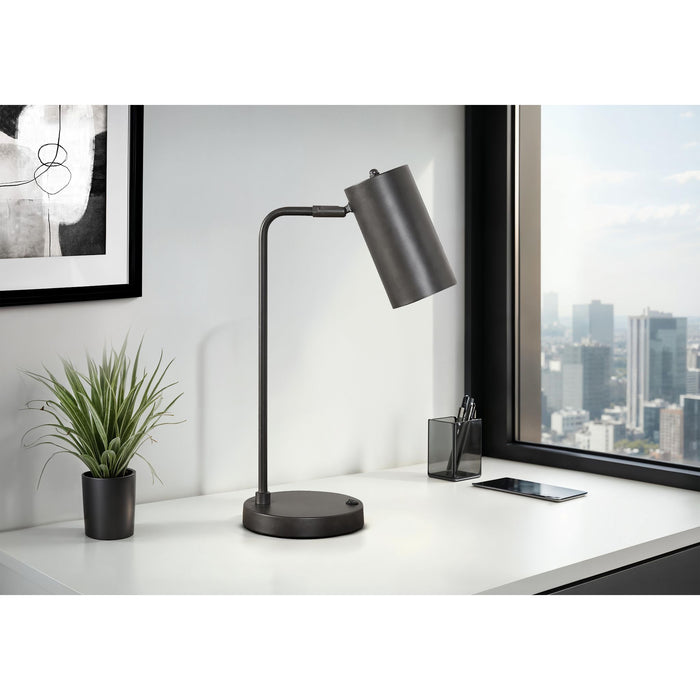 18"H Table Lamp Metal base USB