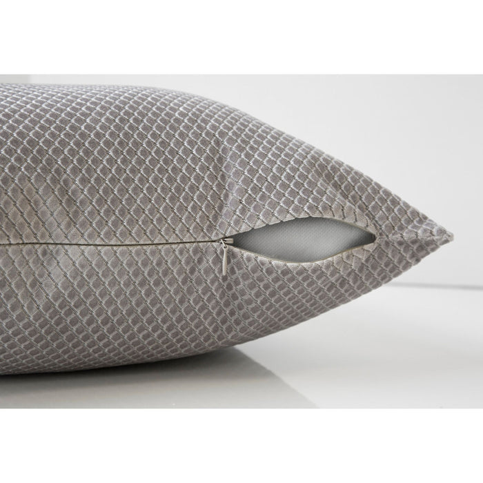 Accent pillow - 18" x 18" - Diamond velvet