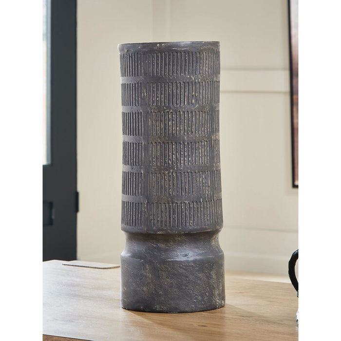 Beninworth Vase