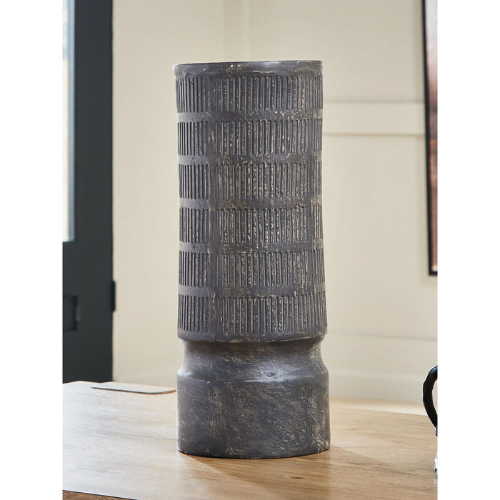 Beninworth Vase