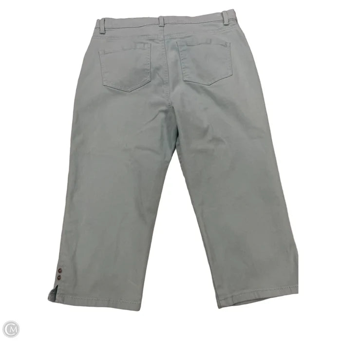 Capris By Gloria Vanderbilt In Green, Size: 12p