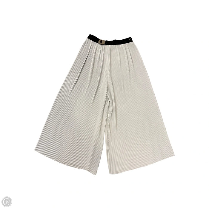 Capris By Zara Basic In Blue/grey, Size: M