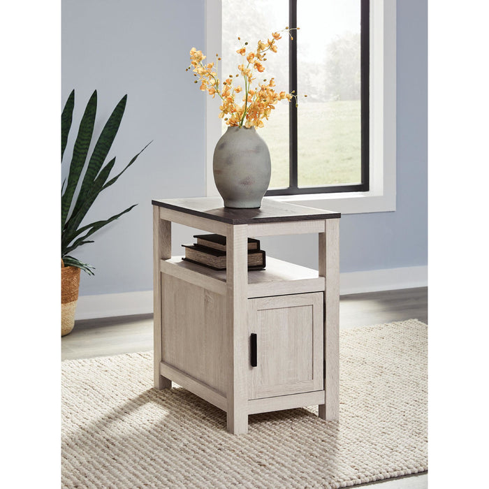 Fendenmore Chairside End Table - Brown Gray/Antique White