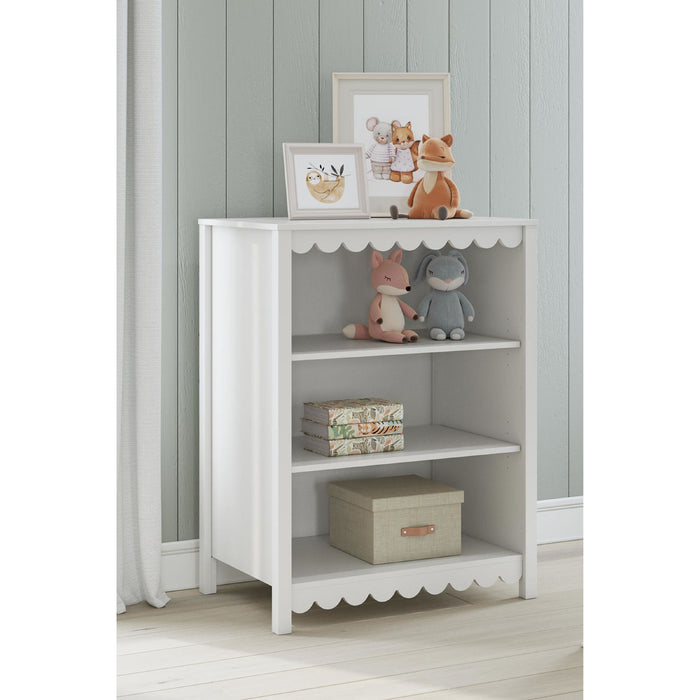 Hallityn Bookcase - White