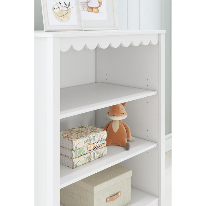 Hallityn Bookcase - White