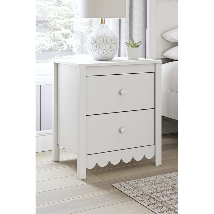 Hallityn Nightstand - White