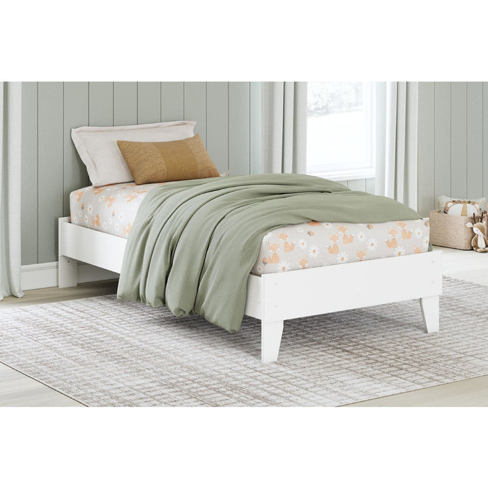 Hallityn Twin Platform Bed - White