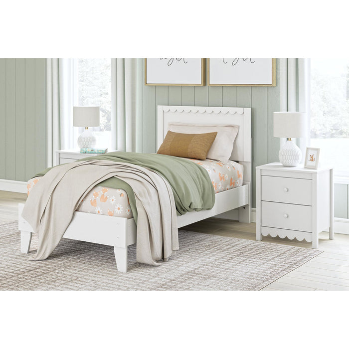 Hallityn Twin Platform Bed - White