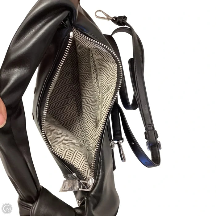 Handbag By Clothes Mentor, Size: Small
