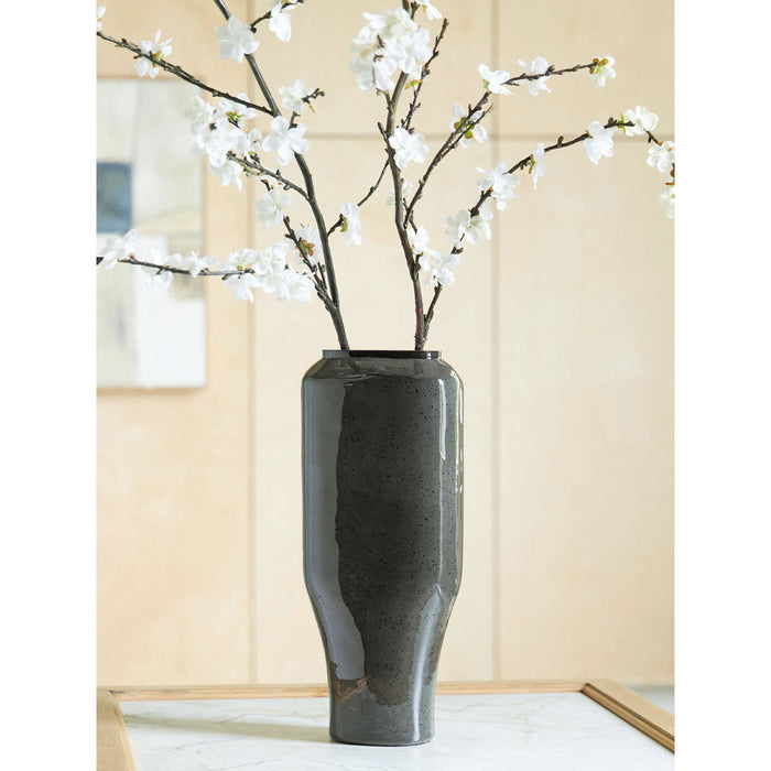 Kierlain Vase