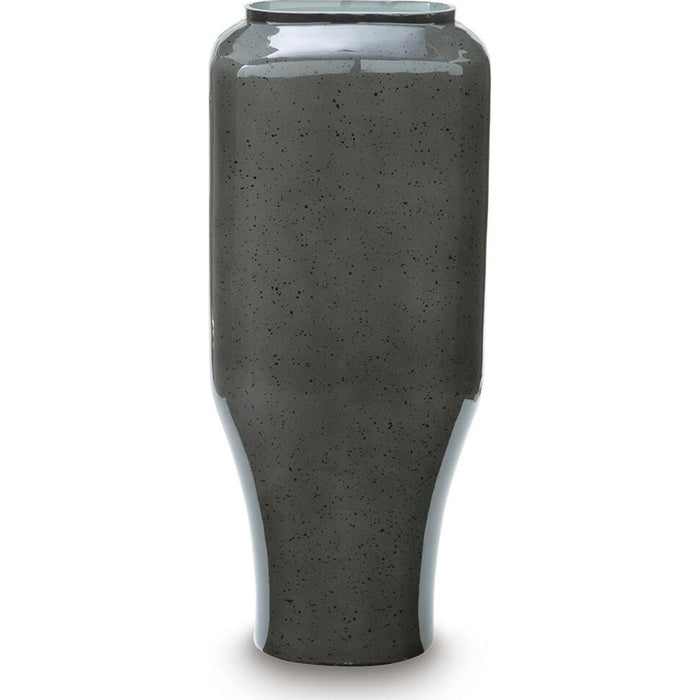 Kierlain Vase