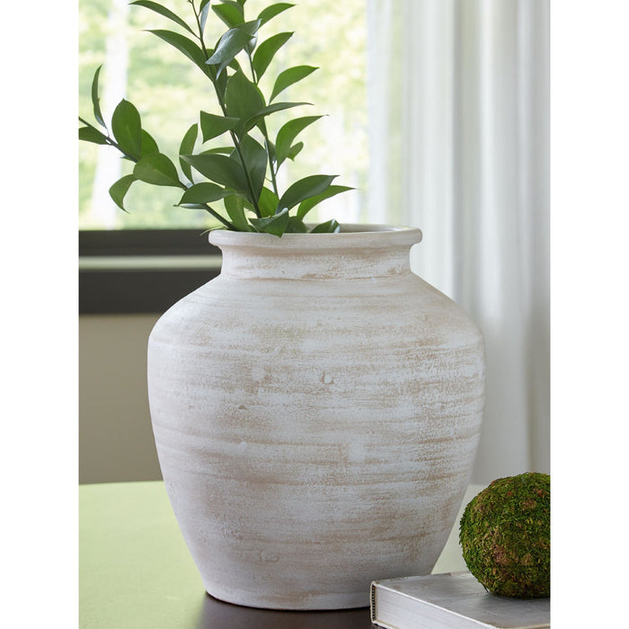 Meadie Vase