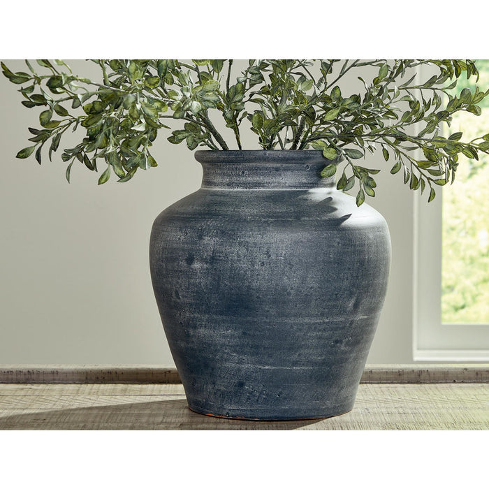 Meadie Vase