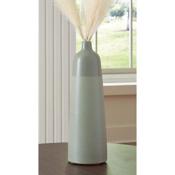 Peerland Vase
