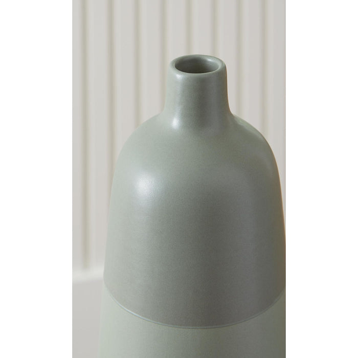 Peerland Vase