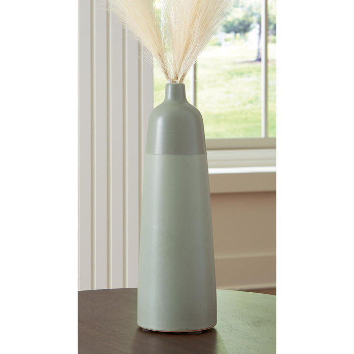 Peerland Vase