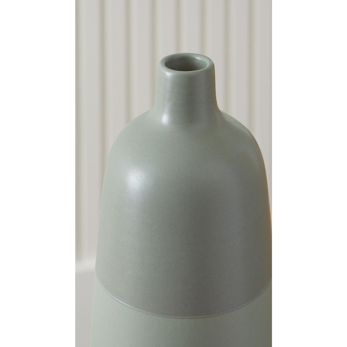 Peerland Vase