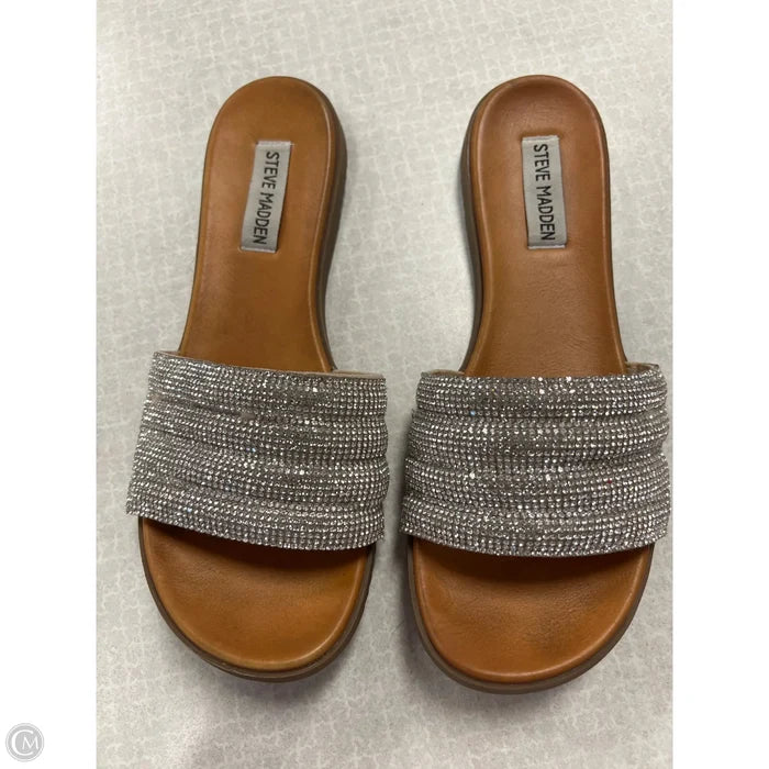 Sandals Flats By Steve Madden In Silver, Size: 8