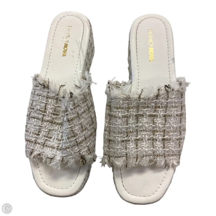 Shoes Heels Platform By Fashion Nova In Gold & White, Size: 10