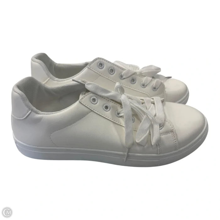 Shoes Sneakers By Clothes Mentor In White, Size: 10