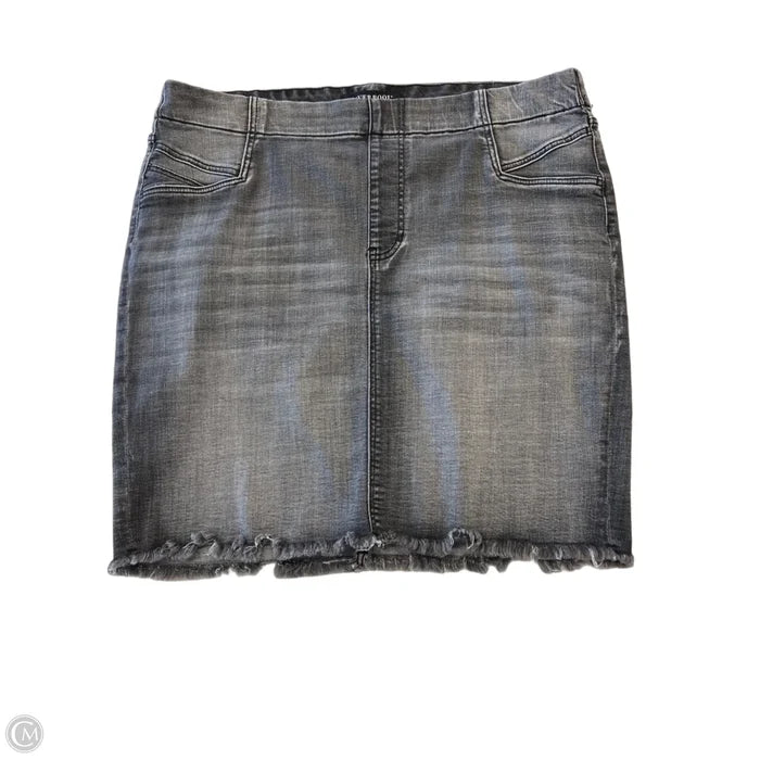 Skirt Mini & Short By Liverpool In Black, Size: 12