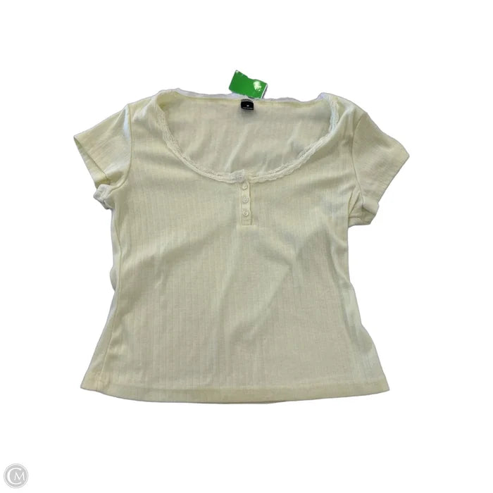 Top Short Sleeve By Clothes Mentor In Yellow, Size: M